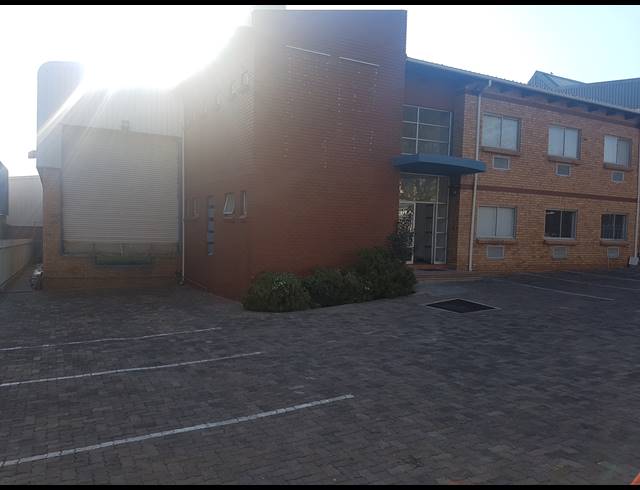 938M² WAREHOUSE FOR SALE IN NORTH RIDING